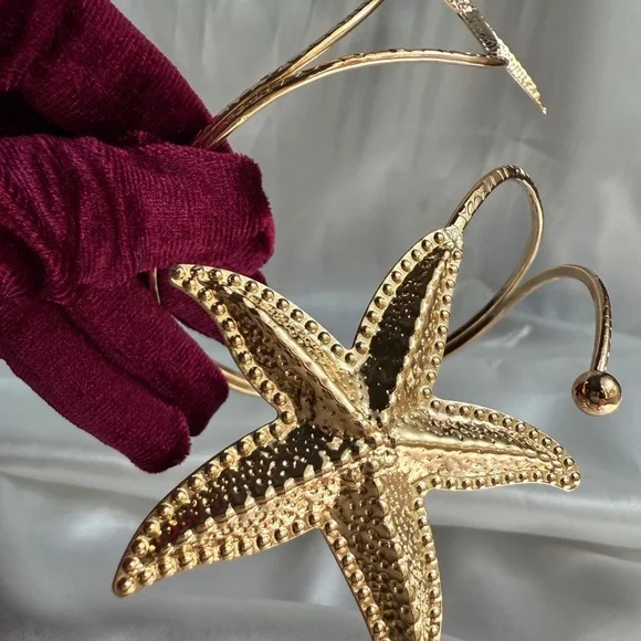 Zara Gold Starfish Bracelet Elegant Jewelry - Picture 7 of 12